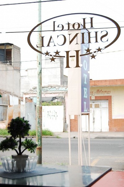 Frente del hotel en Catamarca